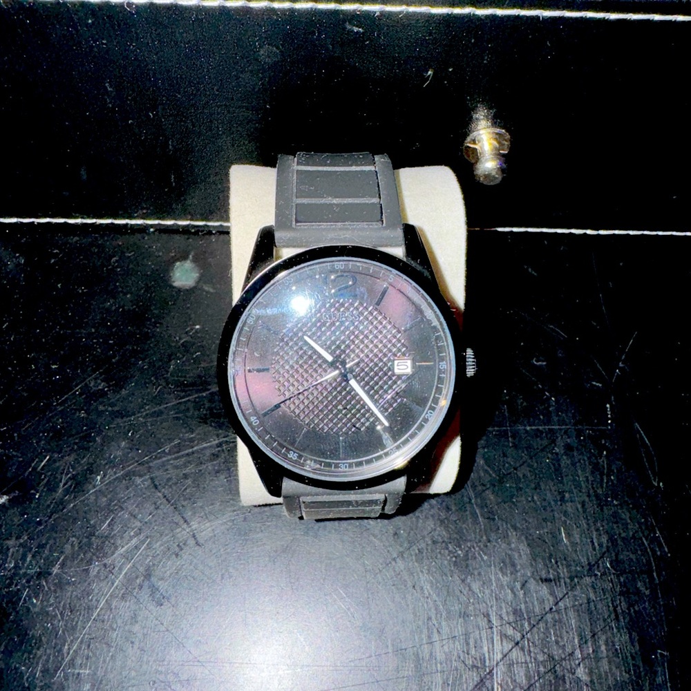 Guess black gum banned watch.